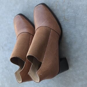 Signature by Journee Collection Women's Brown Leather Stylla Booties Size 8.5‎